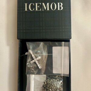 ICEMOB Silver Moissanite Cross Pendant 18" Cuban Chain UNISEX NWT